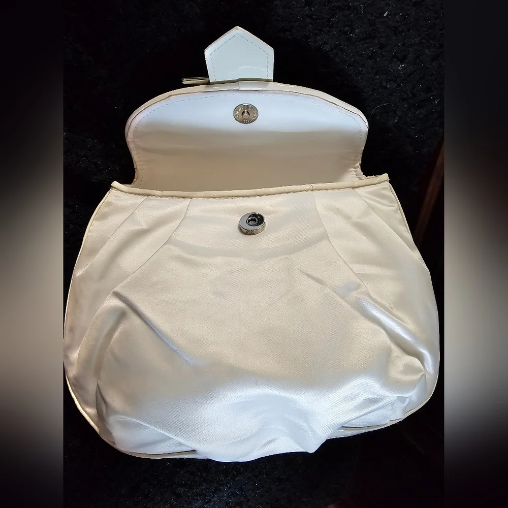 Dior Parfums White Satin Makeup Purse EUC - Picture 7 of 14